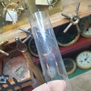 Mały=sygnowany kominek do lampy naftowej=wymiary na zdjęciach