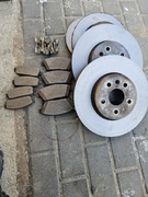 Komplet tarczy i klocków hamulcowych Opel Mokka 