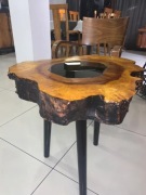 Stolik z plastra drzewa klon jesionolistny