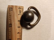 Mosiężny wieszak do starej lampy