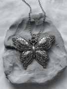 Naszyjnik motyl w stylu vintage