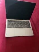 Macbook Air (Retina, 13 - inch, 2018)