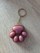 Łapka kocia. Brelok na klucze, do plecaka.