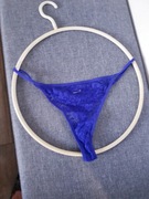 Szafirowe Stringi Koronkowe Jolinesse  rozm. L