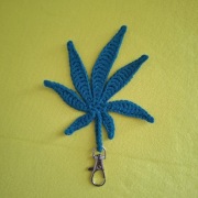 Brelok,liśc konopi.