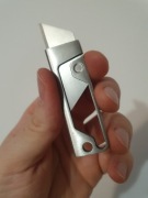 Nóż precyzyjny wymienialne ostrza 6 cm EDC brelok