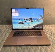 MacBook Pro M1 Pro Space Grey 16” SSD: 1 TB RAM: 32 GB
