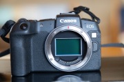Canon RP , korpus