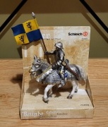 Schleich rycerz herbu Lew chorąży na koniu figurka model wycofany