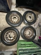 4x opona 225/70 R15C +4 felgi 15 cali Ford transit