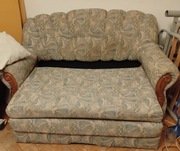 Sofa rozkładana z funkcją spania i schowkiem 