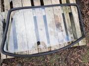 Szyba przednia czołowa z uszczelką Fiat 126P