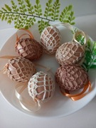 Szydełkowe koszulki na jajka pisanki ubranko na jajko