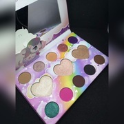 Paletka kolorowych cieni Marvycorn