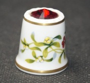 Naparstek Kolekcjonerski porcelanowy Sutherland jemioła czerwony kamień