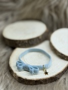 Bransoletka kokardka z zawieszką