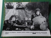 Polskie czołgi T-55 i transporter SKOT na poligonie - lata 70