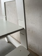 Kitchen helper, stojak dla dziecka