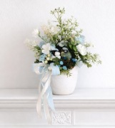 Kompozycja wiosenna z ptaszkirm w donicy 