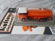 Kultowe ciężarówki PRL-u nr 44 Skoda 706 RT polewaczka, model w skali 1:43