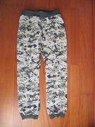 Spodnie dresowe chłopięce 152 cm