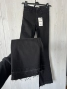 Czarne rozszerzane jeansy the skinny flare Zara 7513/055/800 36
