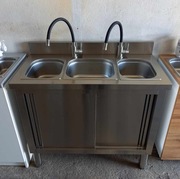 Szafka ze stali z zlewem trzykomorowym / Basen gastronomiczny trzykomorowy 