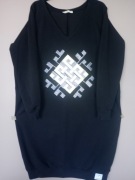 Mała czarna oversize.