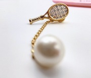 KATE SPADE__kolczyki Queen of the Court Tennis / rakietka Świątek