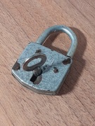 Stara kłódka z czasów PRL 