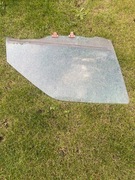 Szyba Nissan Juke prawy przód