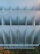 Stojak na papier w rolkach do pakowania prezentów