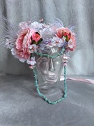 Wianek kwiatowy na głowę w odcieniach różu