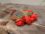 Opaska kwiatowa satynowa dla dziewczynki wiosna 