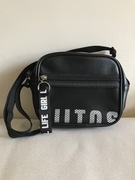 Miniso mała pojemna czarna torebka na ramię z kieszonkami