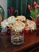 Wazon z grubego szkła i galaktyczne róże cena za całość