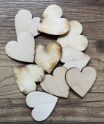 Drewniane serduszka ze sklejki