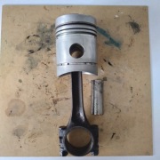 Tłok Jelcz sw680 PL612002 i korbowód ze swożniem PL227866/P1