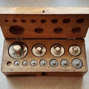 Zestaw odważników 1963 Mechanika Precyzyjna Warszawa PRL Vintage