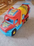 Duża ciężarówka Wader betoniarka 