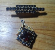 Zestaw starej biżuterii broszka i wisiorek 