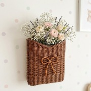 Wiklinowy Kosz Ścienny z Kokardą – Boho & Rustic