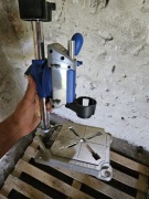 Statyw dremel....