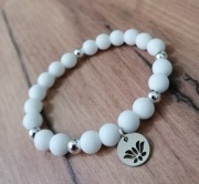 Biała bransoletka Kwiat Lotosu 