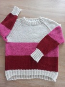 Sweterek z podniesionym przodem