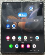 Samsung Galaxy Z Fold4 + dodatkowe akcesoria w zestawie