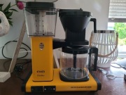 Ekspres do kawy firmy Moccamaster i młynek elektryczny firmy Wilfa