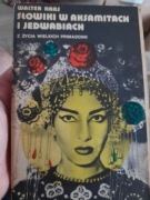 Słowiki w aksamitach i jedwabiach. Z życia wielkich primadonn