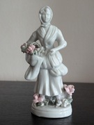 Figurka porcelanowa kobiety z kwiatami