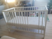 Łóżeczko dziecięce z materacem